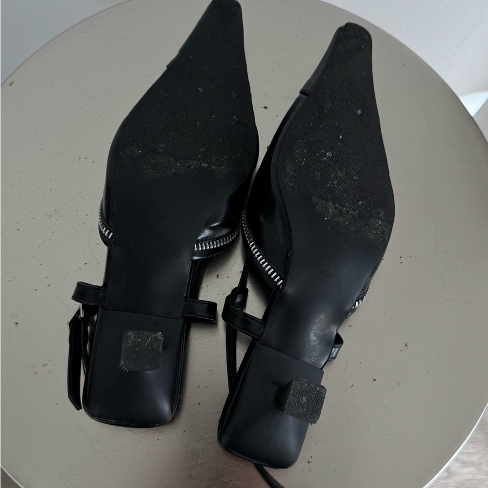 Black Women's Zippered Flats - Picture 5 of 5